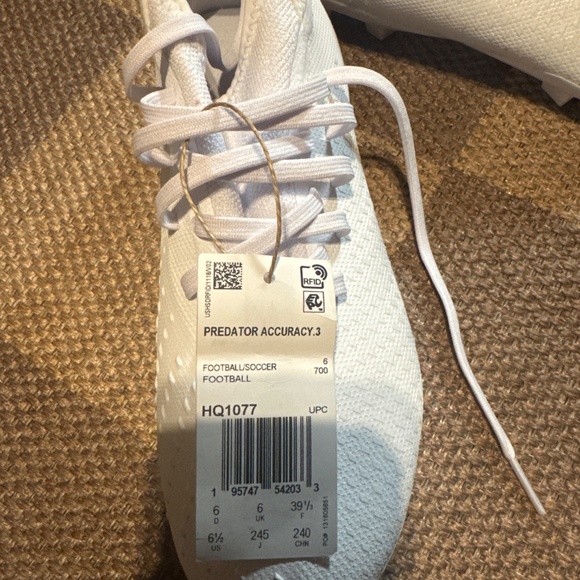 Predator Tor Accuracy 3 Adidas Soccer Cleats - Picture 5 of 5